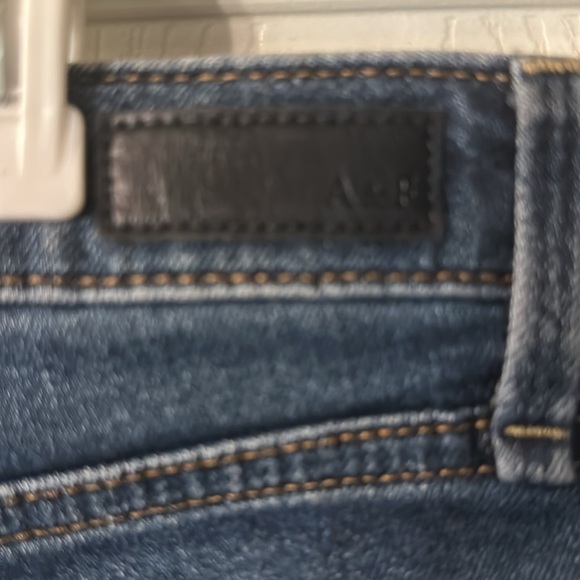 Abercrombie & Fitch Harper Low Rise Ripped Jean Short. size 25/0 - Picture 4 of 5